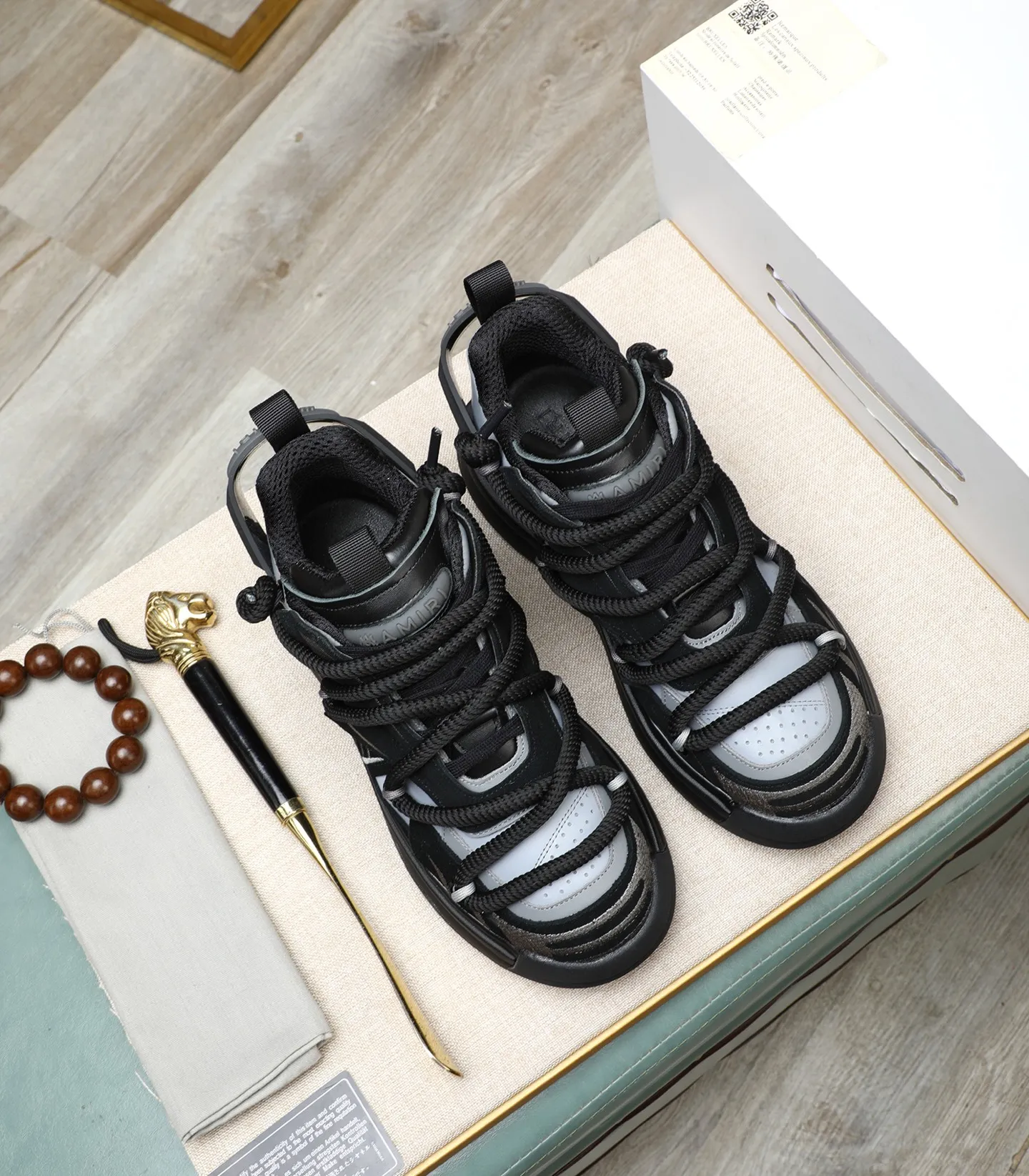 Men's men's shoes💰600 [AMIRI～AMIRI] 2025 spring and summer series new casual shoes🆕The large tongue on the upper and the cross shoe string design are very special! Made of cowhide➕multiple materials spliced➕in breathable mesh, thickened and oversized foam-resistant outsole, it will look good on whoever wears it! The appearance is responsible, the feet are retro and handsome! Size:39-44 (38, 45, 46 customized)